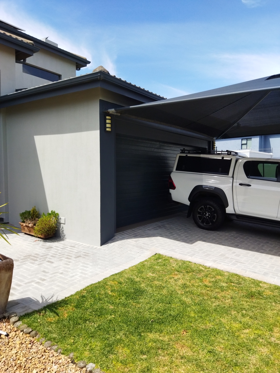 5 Bedroom Property for Sale in Parklands North Western Cape